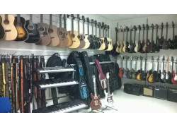 Салон музыкальных инструментов Guitarland